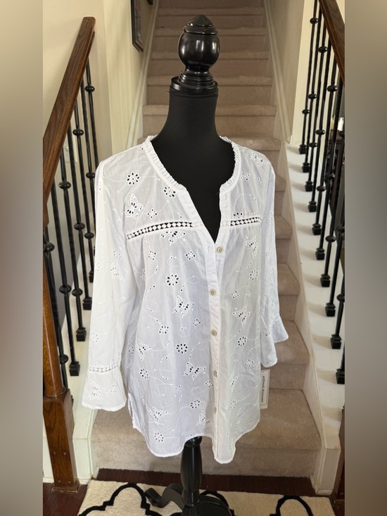 Alfred Dunner Tops - Alfred Dunner White Eyelet Button-Front Blouse